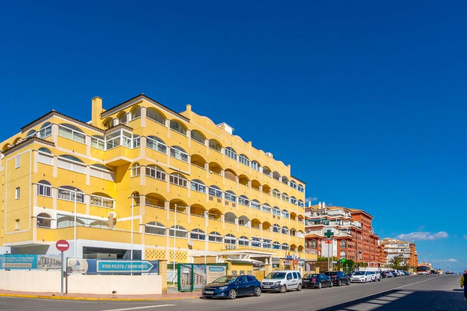 Nice Modern 2 Bed Apartment In Torrievieja Торевиеха Екстериор снимка