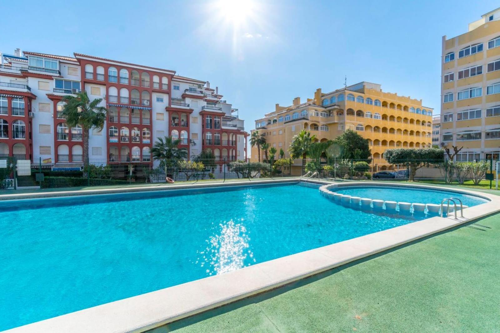 Nice Modern 2 Bed Apartment In Torrievieja Торевиеха Екстериор снимка