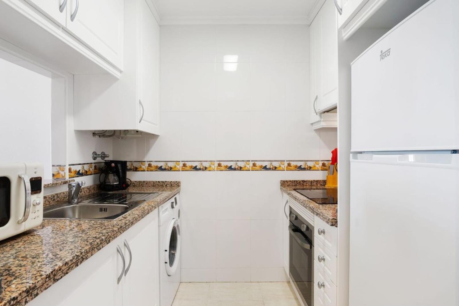 Nice Modern 2 Bed Apartment In Torrievieja Торевиеха Екстериор снимка
