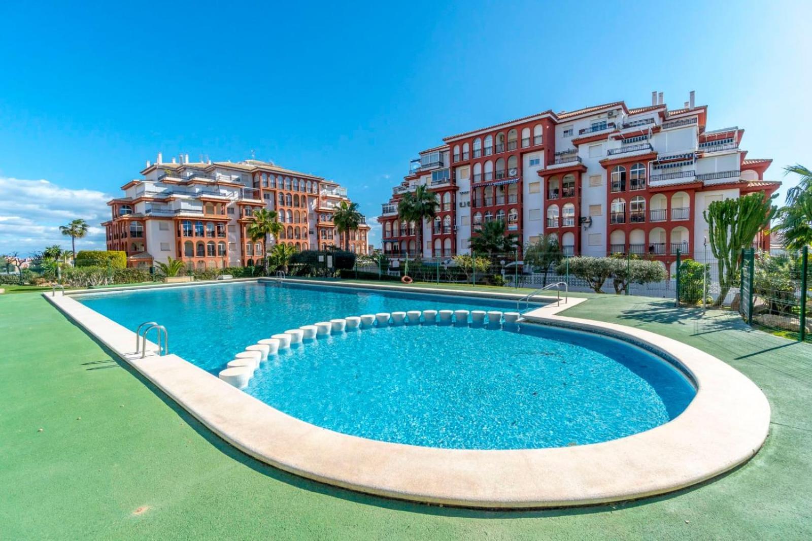 Nice Modern 2 Bed Apartment In Torrievieja Торевиеха Екстериор снимка