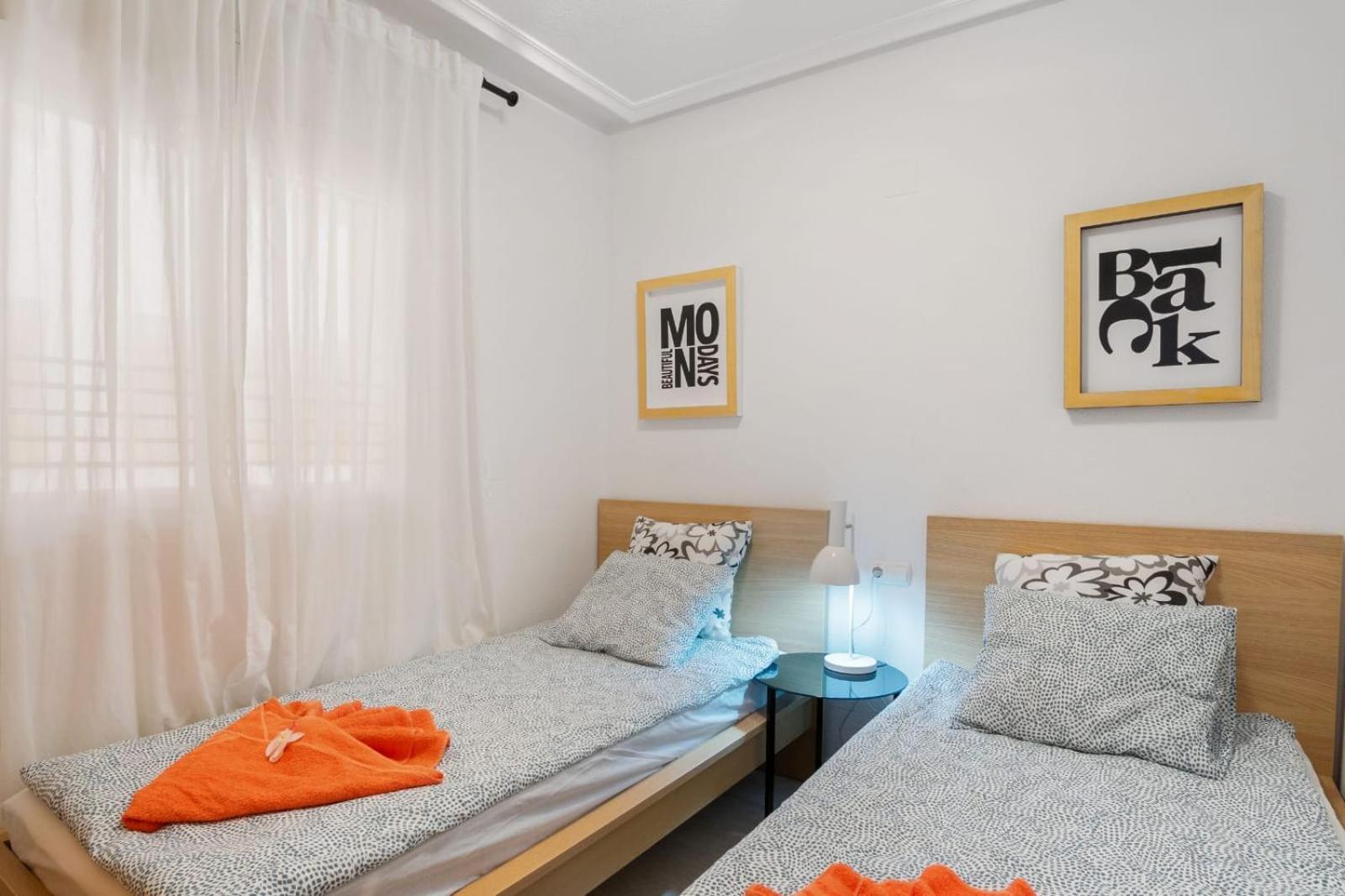 Nice Modern 2 Bed Apartment In Torrievieja Торевиеха Екстериор снимка